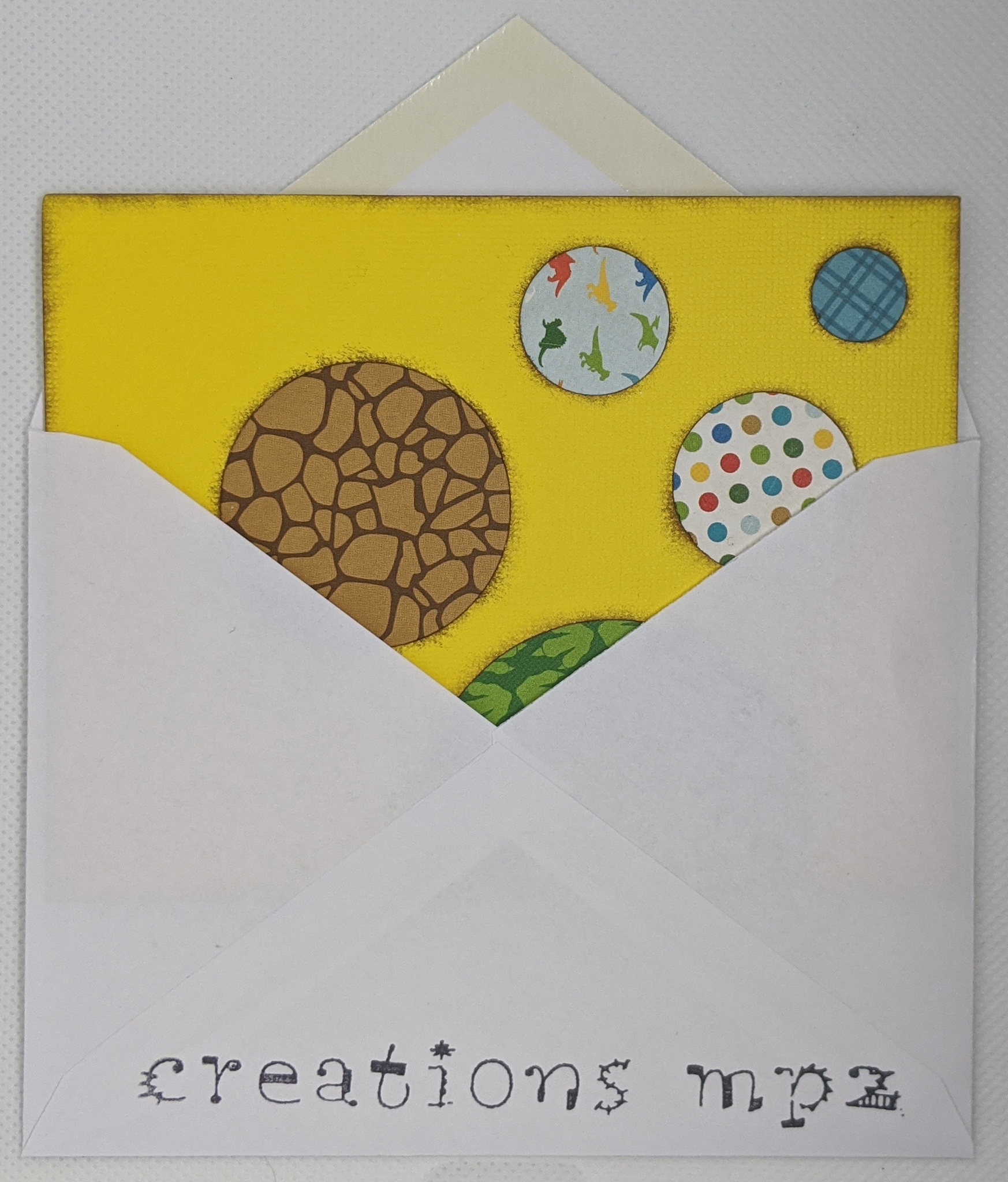 Carte bulles jaune motifs dinosaures enveloppe
